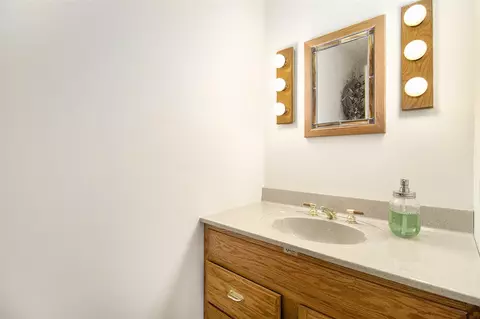 Bath - 575 Invicta, Niles, MI 49120 photo 4 of 4