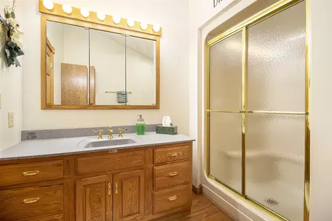 Bath - 575 Invicta, Niles, MI 49120 photo 1 of 4