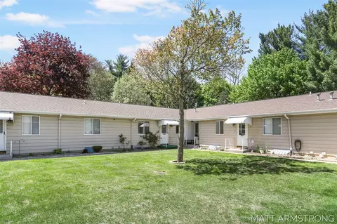 5803 Leisure S, Kentwood, MI 49548