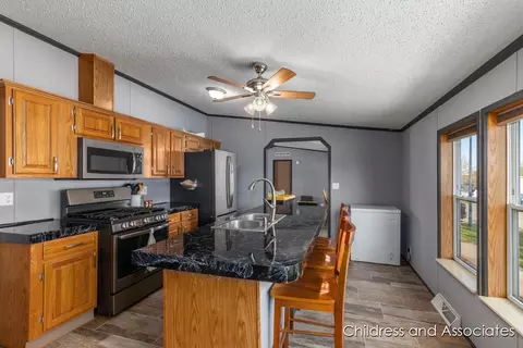 Kitchen - 8650 Raven, Zeeland, MI 49464 photo 2 of 2