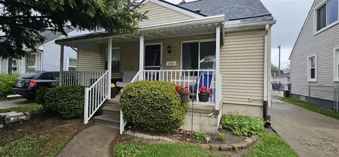 26220 Winton, Saint Clair Shores, MI 48081