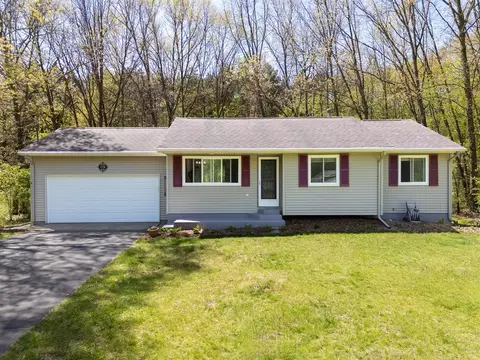 178 11th, Plainwell, MI 49080