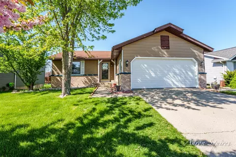 2721 Rum Crk, Kentwood, MI 49508