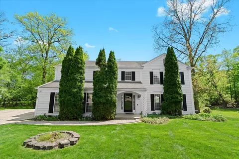 5561 Cromwell, West Bloomfield, MI 48322