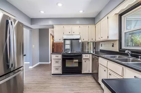 Kitchen - 105 North, Marshall, MI 49068 photo 1 of 2
