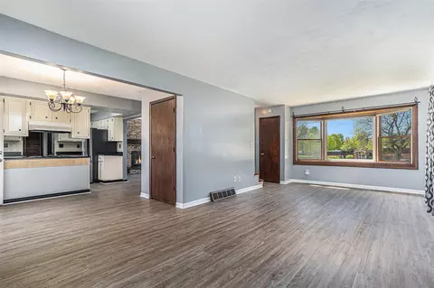 Living - 105 North, Marshall, MI 49068 photo 3 of 3