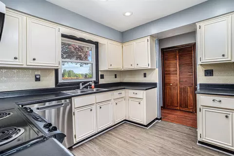 Kitchen - 105 North, Marshall, MI 49068 photo 2 of 2
