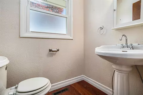 Bath - 105 North, Marshall, MI 49068 photo 1 of 2