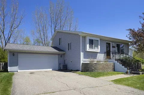 Exterior - 8008 Stonehaven #2, Parma, MI 49269 photo 3 of 6