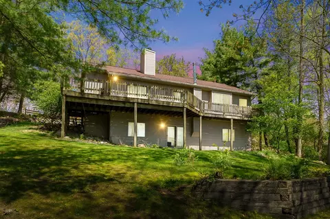10511 Stoney Pt, Delton, MI 49046