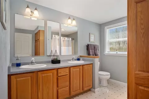 Bath - 930 Mccabe, Ada, MI 49301 photo 4 of 4