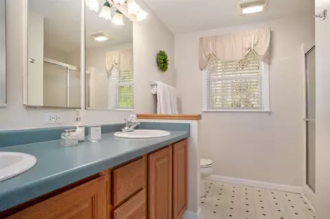 Bath - 930 Mccabe, Ada, MI 49301 photo 2 of 4