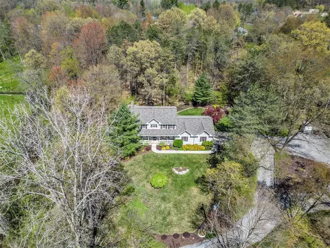 View/Area - 930 Mccabe, Ada, MI 49301 photo 4 of 5