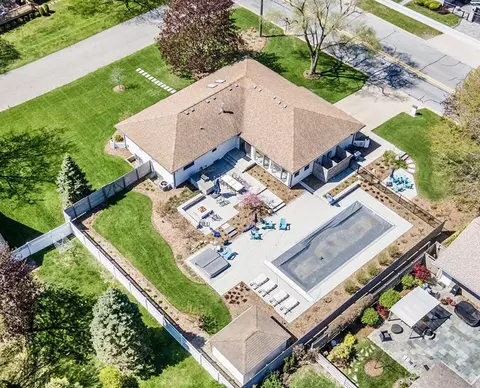 55 Gabriel, South Haven, MI 49090