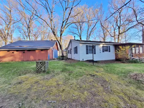 6581 N Evergreen, White Cloud, MI 49349 photo 3