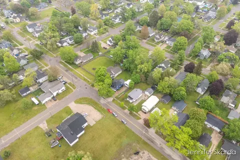 522 S Front, Belding, MI 48809 photo 23