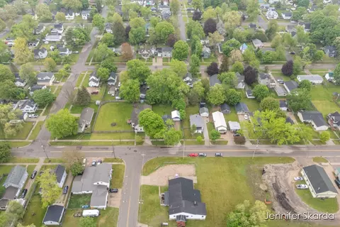 522 S Front, Belding, MI 48809 photo 22