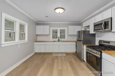 522 S Front, Belding, MI 48809 photo 8