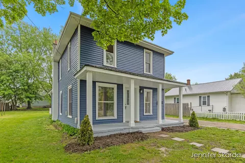 522 S Front, Belding, MI 48809 photo 2