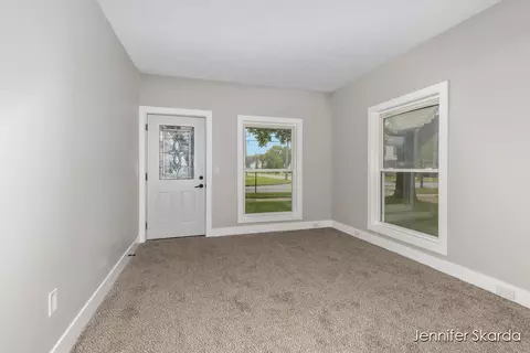 522 S Front, Belding, MI 48809 photo 5