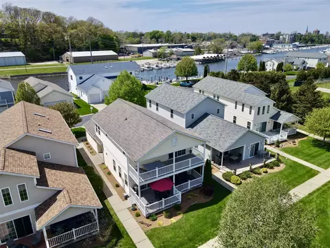 405 Anchors, Saint Joseph, MI 49085