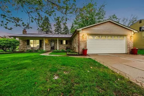 24459 Surfside, Novi, MI 48374
