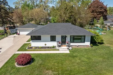 4025 Pineview, Grandville, MI 49418