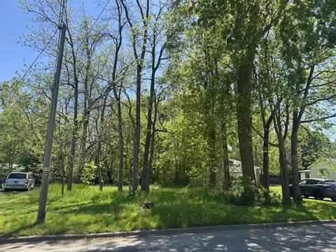 6 Th Ave, Three Rivers, MI 49093
