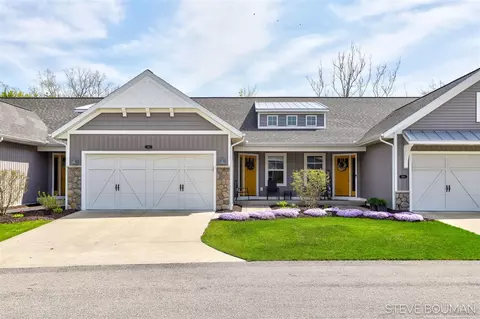 562 Riverbank, Zeeland, MI 49464