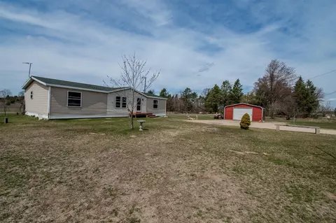 3150 S Miller, Sidney, MI 48885