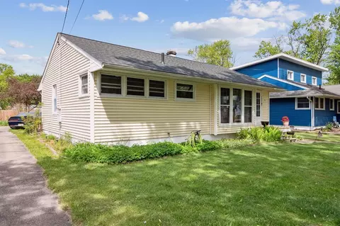 2404 Dawn, Jackson, MI 49203 photo 3