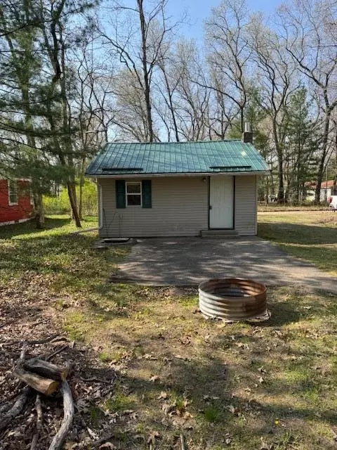 Exterior - 8038 W Hemlock, Baldwin, MI 49304 photo 2 of 4