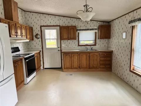 Kitchen - 11126 Opel Dr, Jerome, MI 49249 photo 3 of 3
