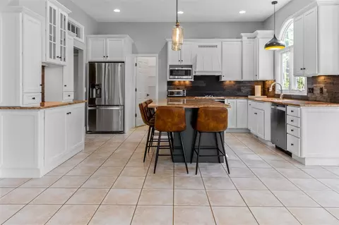 Kitchen - 10139 Augusta Vly, Ada, MI 49301 photo 1 of 3