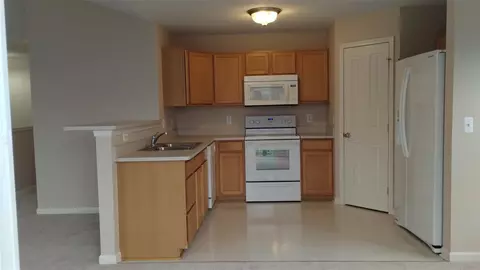28813 Cullen, Romulus, MI 48174