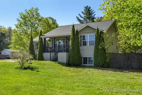 8650 Belding, Rockford, MI 49341
