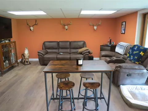 Living - 3370 Henry, Jackson, MI 49201 photo 4 of 5