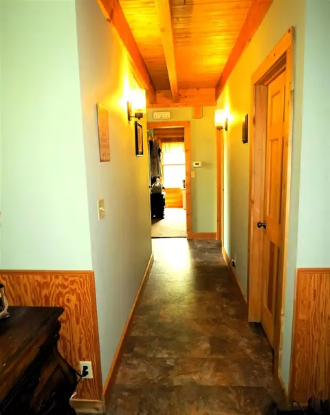 Entry Way - 3370 Henry, Jackson, MI 49201 photo 2 of 3