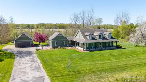 242 Sherman Blvd, Kent City, MI 49330