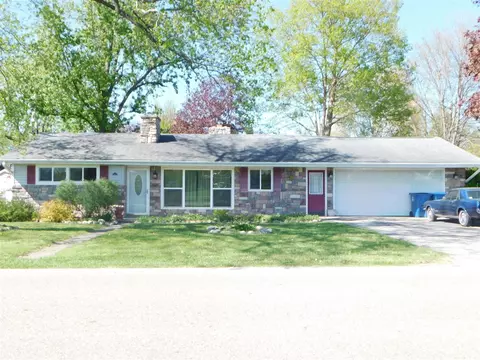 304 W Edgar Bergen, Decatur, MI 49045