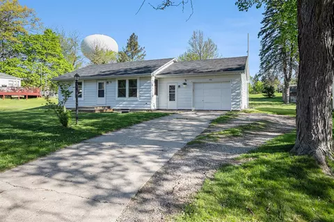 445 E Cherry, Fremont, MI 49412