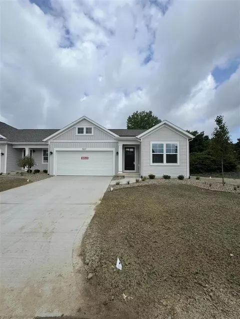 1537 N N Vlg, Kalamazoo, MI 49009