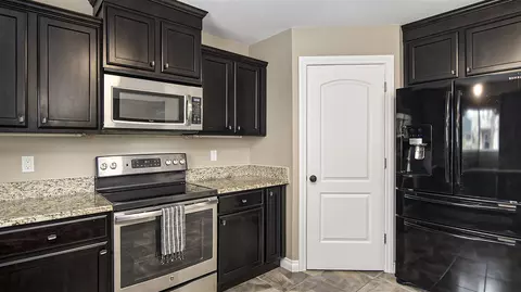 Kitchen - 4607 Spring Mtn, Brighton, MI 48116 photo 3 of 4