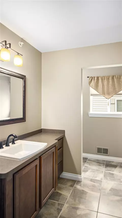 Bath - 4607 Spring Mtn, Brighton, MI 48116 photo 1 of 4