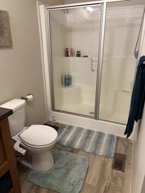 Bath - 3717 Cypress, Jackson, MI 49201 photo 3 of 4
