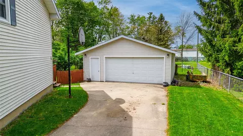 201 Colebrook, Clinton, MI 49236 photo 38