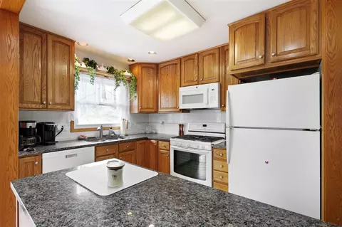 201 Colebrook, Clinton, MI 49236 photo 6