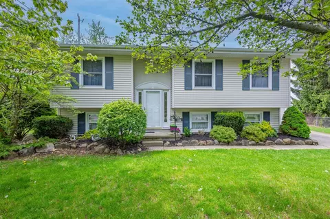 201 Colebrook, Clinton, MI 49236 photo 3