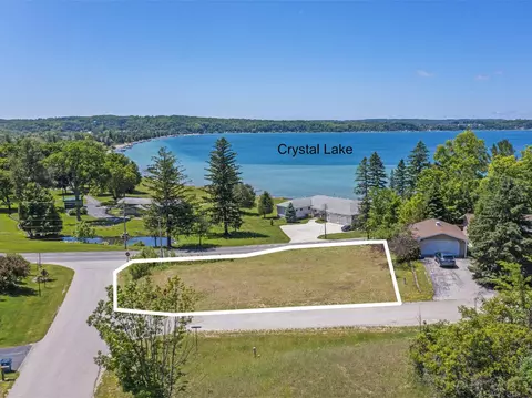 759 Holiday, Beulah, MI 49617