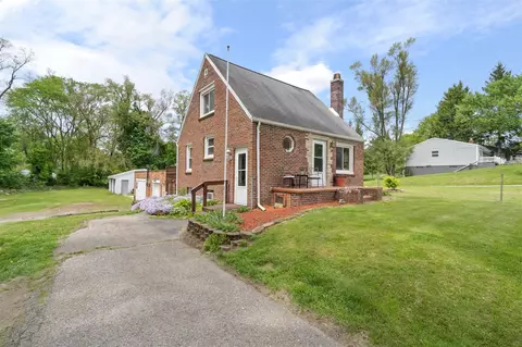 142 Maple, Michigan Center, MI 49254